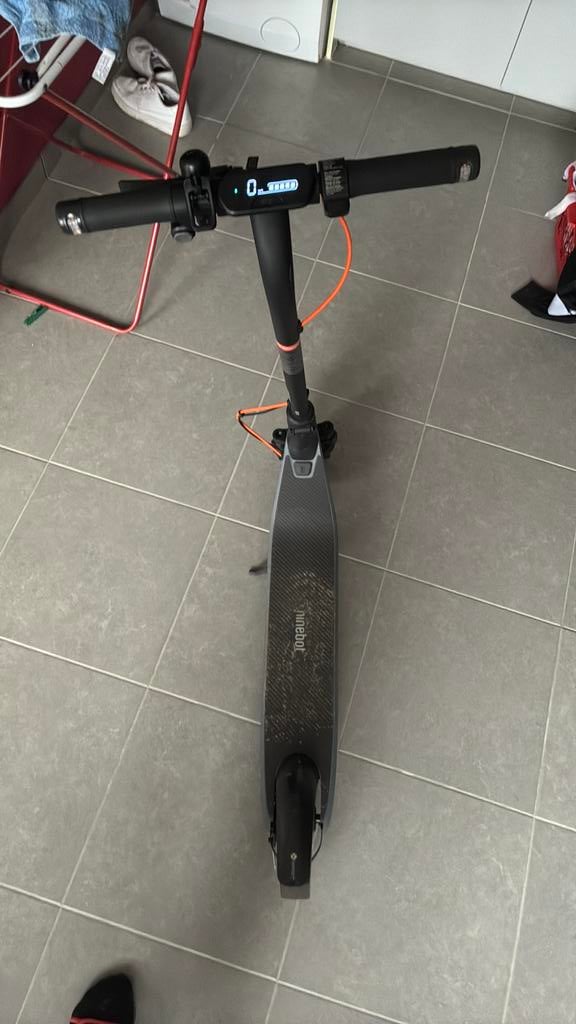 Segway | Ninebot KickScooter E2 Plus E II +Lader, Fietsen en Brommers, Steps, Ophalen, Zo goed als nieuw, Elektrische step (E-scooter)