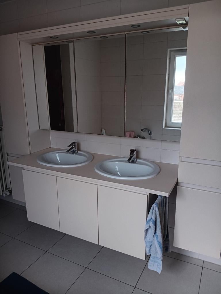 Badkamermeubel met 2 lavabo's en verlichte spiegelkast, Huis en Inrichting, Ophalen