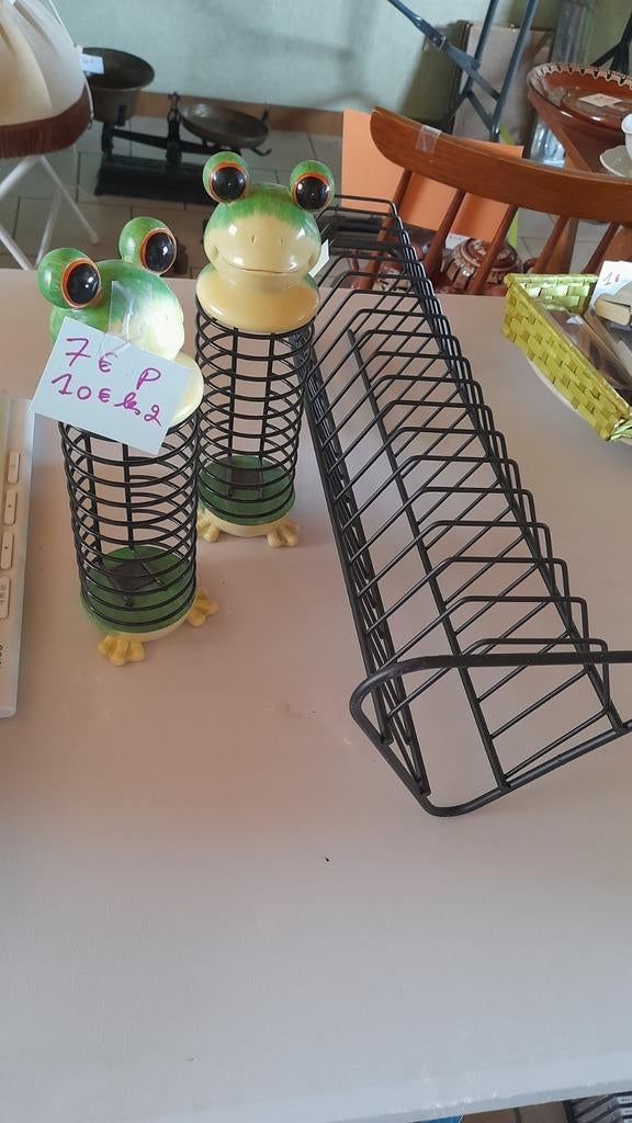 Porte cd grenouille + 1 noir, Enlèvement ou Envoi, Comme neuf, CD