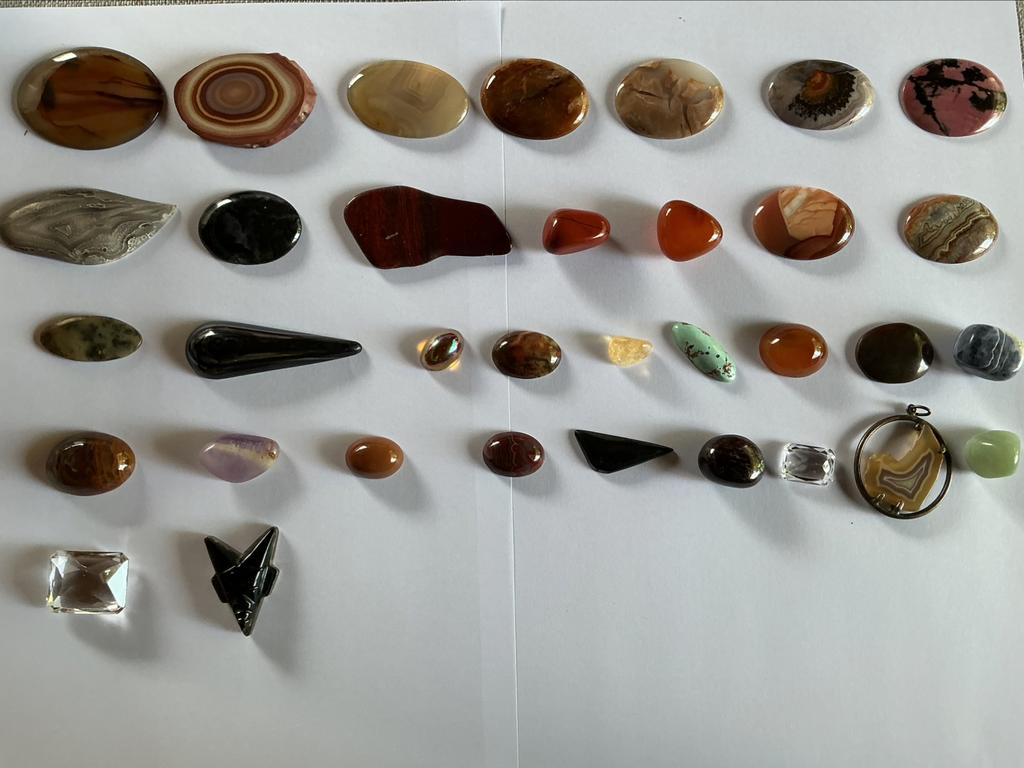 Lot de pierres semi precieuses Jade Agate Cornaline etc…, Enlèvement ou Envoi