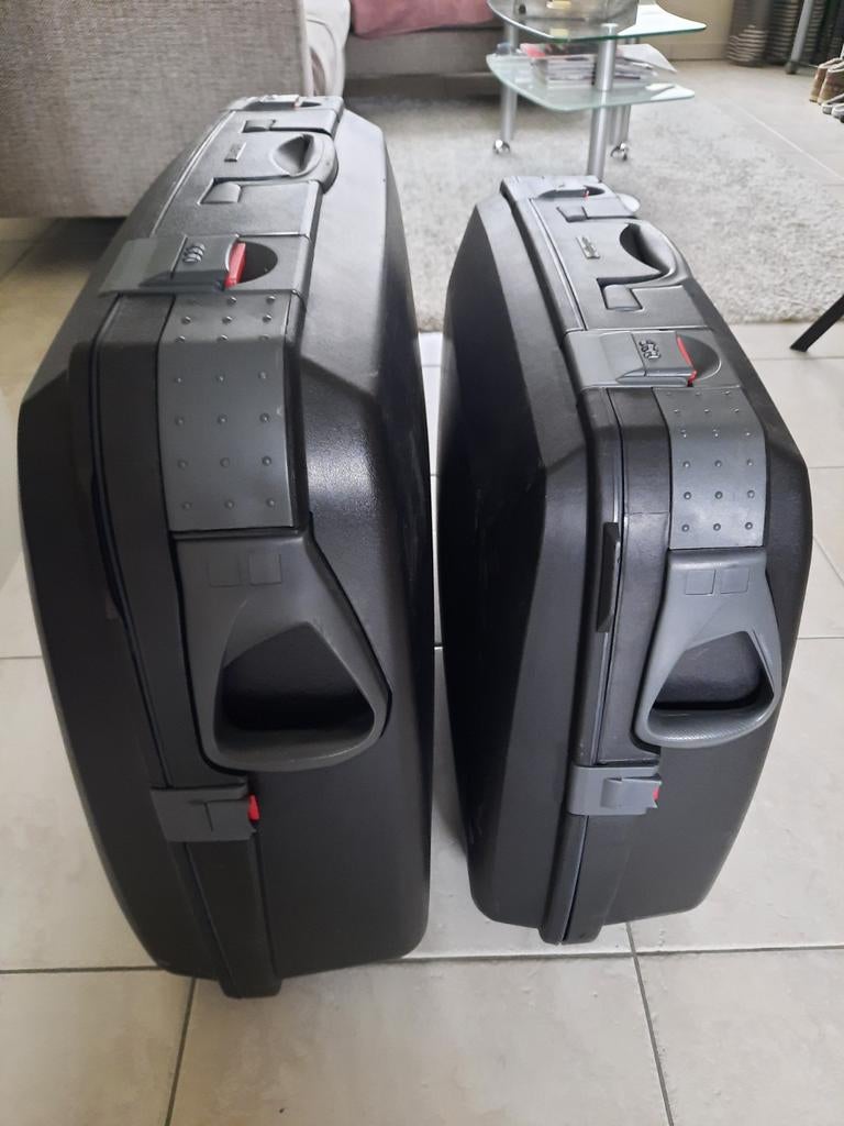 Reiskoffers 2 stuks ( grote + kleine formaat ), Vakantie, Vakantie | Fly & Drive