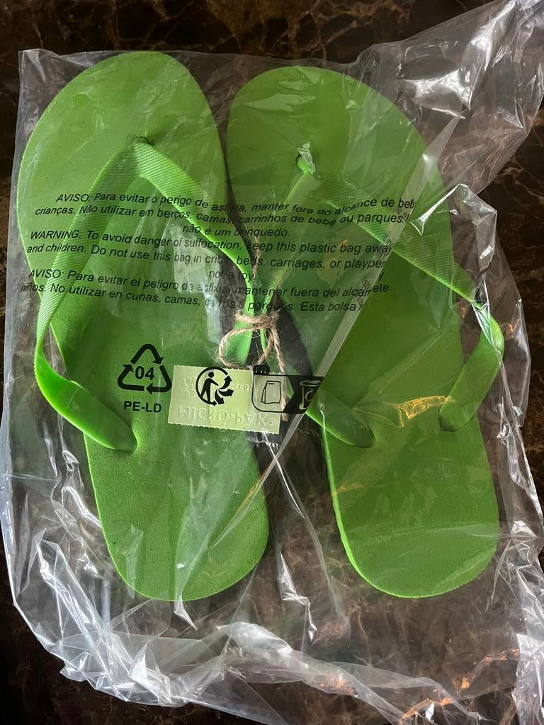 Teenslippers groen NIEUW 100 stuks, Enlèvement, Neuf, Vert, Sandales de bain