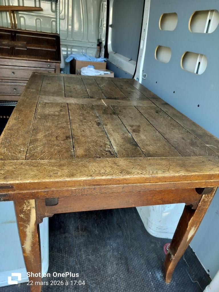 Table de ferme a donné, Enlèvement