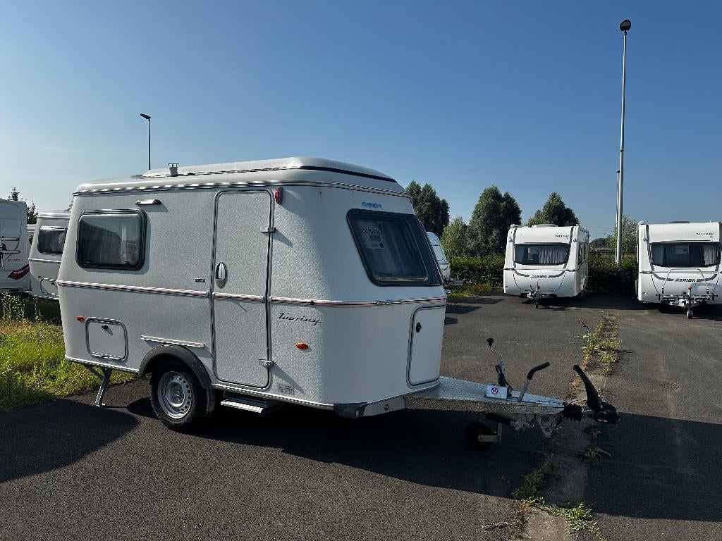 Eriba Hymer Touring 310 compact, léger et agile, Caravanes & Camping, Caravanes, Entreprise, jusqu'à 3, 750 - 1000 kg, Siège de train