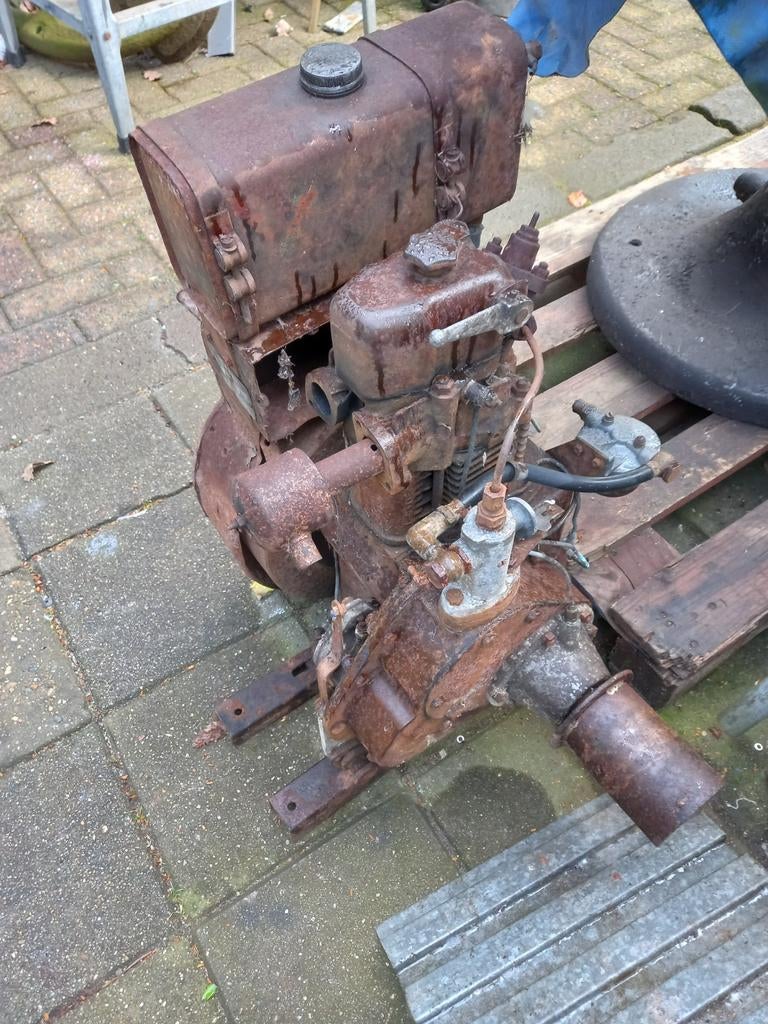 Stationaire benzinemotor merk:Petter., Enlèvement, Moteur à essence