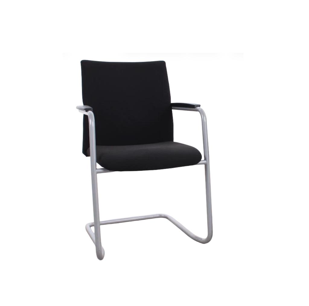 4 chaises de conférence Comforto 58 à vendre !, Autres lieux, Enlèvement, Utilisé, Chaise