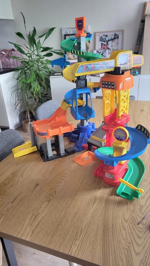 Garage circuit V-Tech + 3 voitures Tu Tut, Enfants & Bébés, Circuit