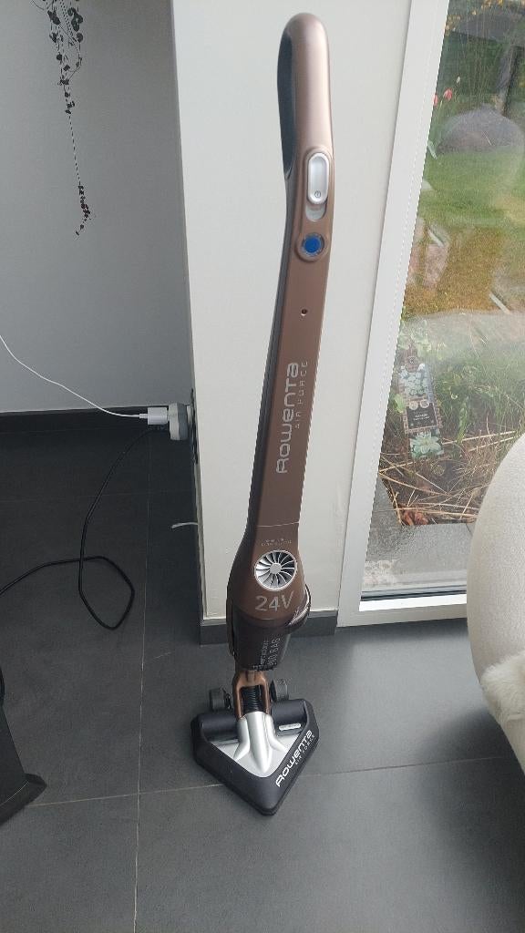 Aspirateur balais Rowenta RH857001 sans fil, Electroménager, Enlèvement, Neuf, Réservoir, Aspirateur