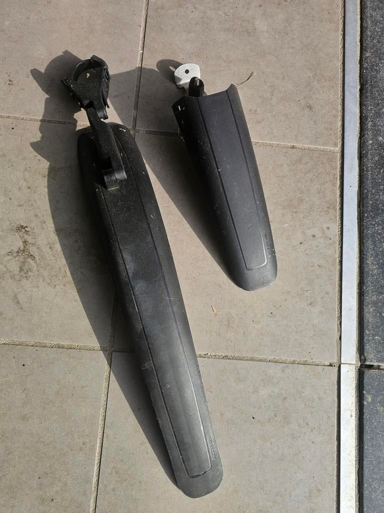 B Dubbele spatborden, Ophalen