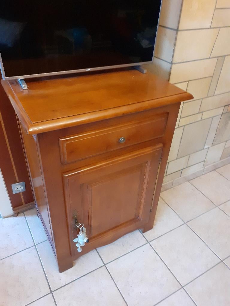 opbergkast    TV-kast  in kerselaar, Antiek en Kunst, Ophalen