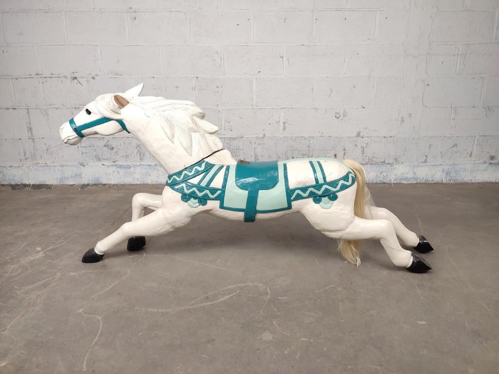 Groot antiek houten kermispaard, Ophalen