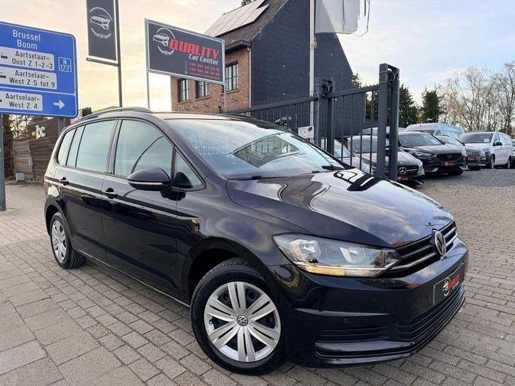 Vw Touran 12/2017 100dkm 7zitpl. Benzine Navi Trekhaak Pdc, Auto's, Voorwielaandrijving, Monovolume, Euro 6, 4 cilinders