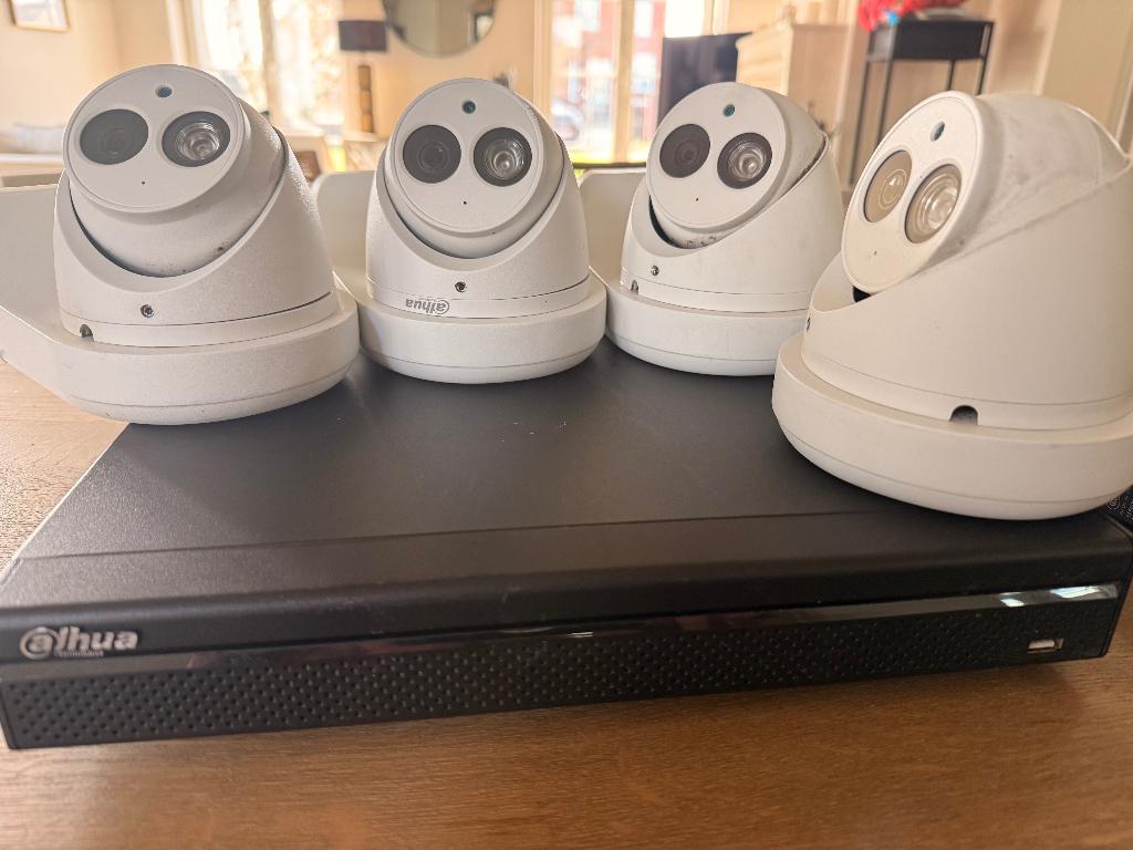 Lot de 4 caméras filaires "Alhua"  + enregistreur, Ophalen, Zo goed als nieuw, Buitencamera