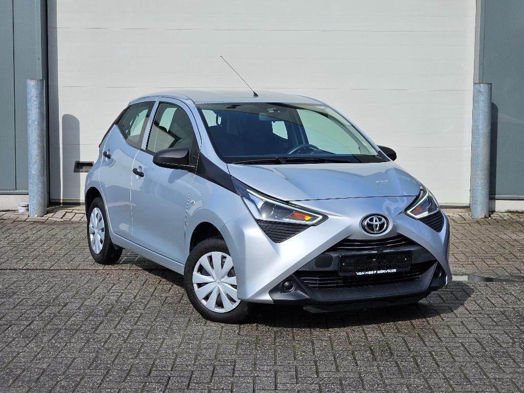 Toyota Aygo 1.0i VVT-i x-play, Voorwielaandrijving, 4 zetels, Stof, Bedrijf