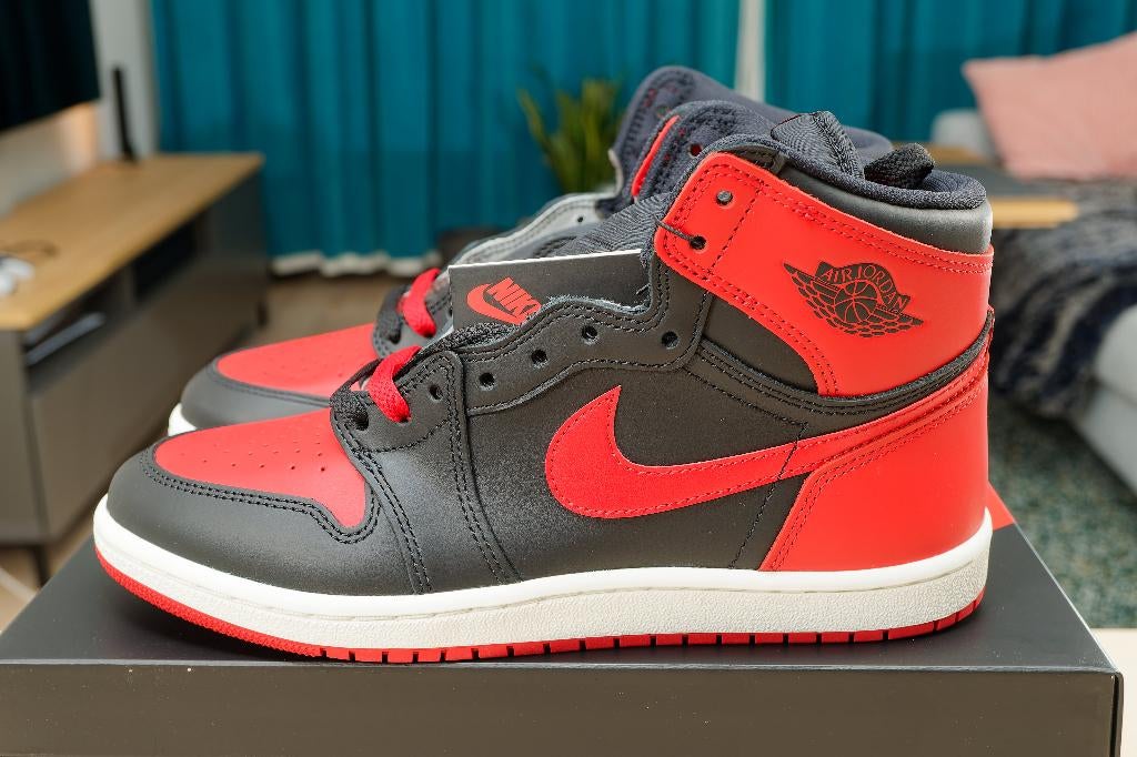 Nike Air Jordan 1 High 85 Bred Noir Rouge Chicago Retro OG, Neuf, Enlèvement ou Envoi, Autres couleurs, Nike