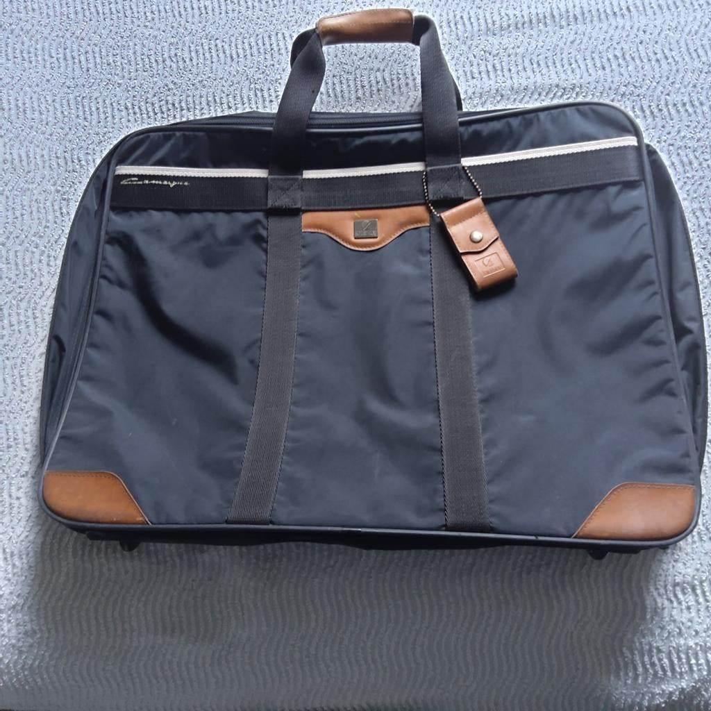 "Delsey" Ruime lichtgewicht reiskoffer. Excellente kwaliteit, Ophalen, Zo goed als nieuw, Zwart