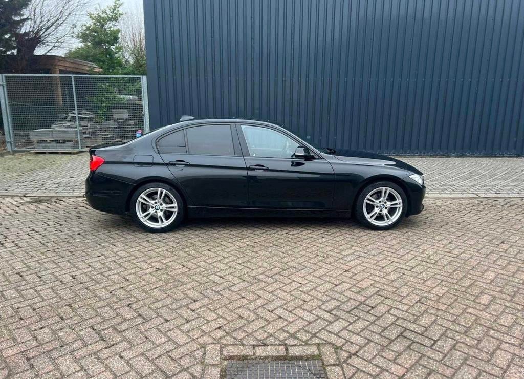 BMW 316i pak M, Autos, Achat, Euro 6, Noir, 5 portes