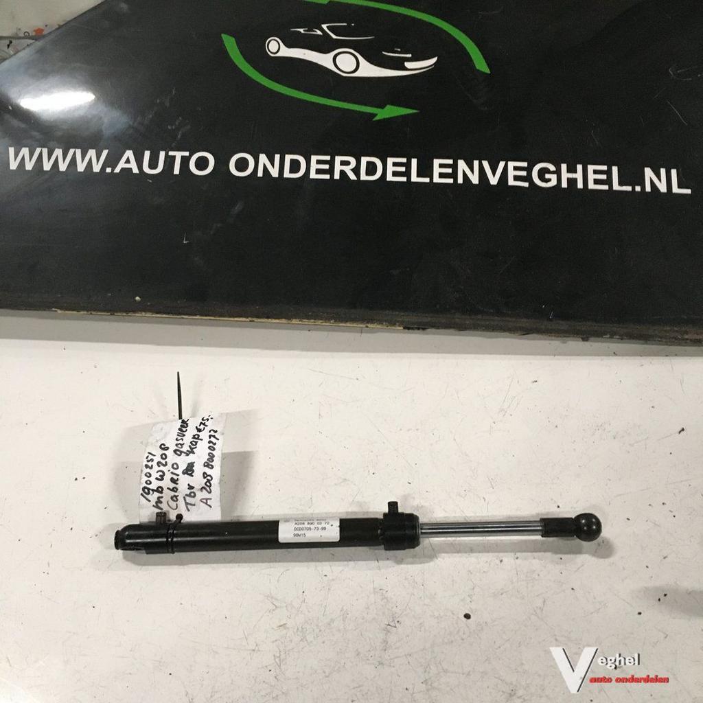 Mercedes W202 Cabrio 1998 Gasveer tbv Cabriokap A 208 800 02, Auto-onderdelen, Gebruikt, -, -, Ophalen of Verzenden