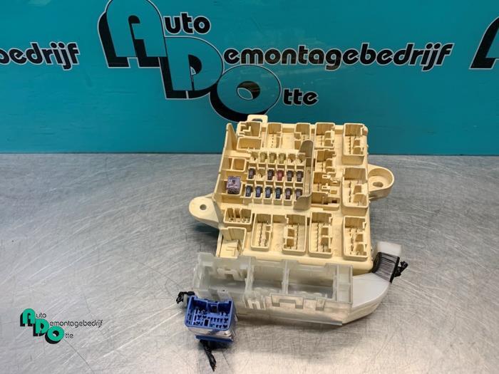 Zekeringkast van een Lexus IS 200 (IS 200 99-), Auto-onderdelen, Elektronica en Kabels, Lexus, Gebruikt, 3 maanden garantie, Ophalen of Verzenden