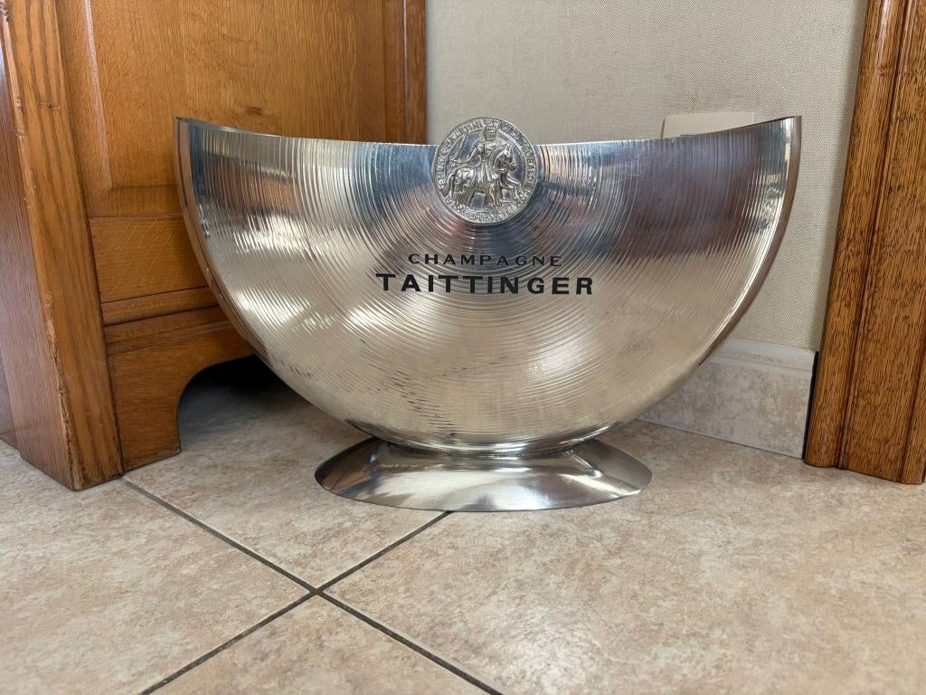 Champange koeler, Ophalen