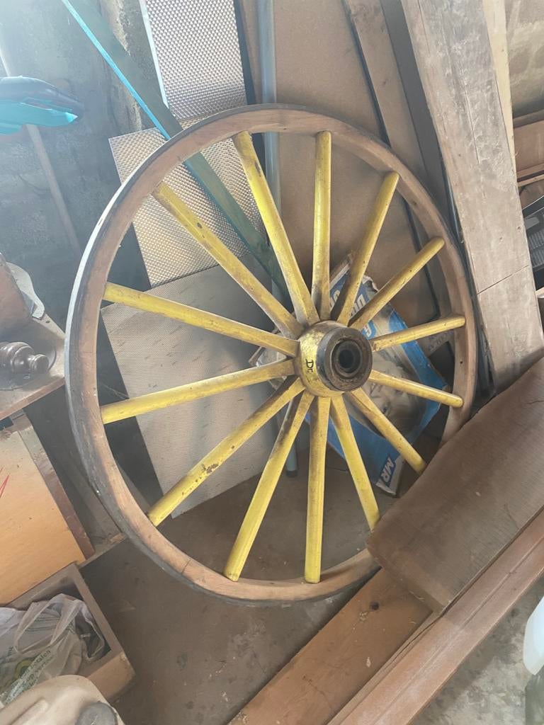 Ancienne roue de Charette en bois métal, Enlèvement