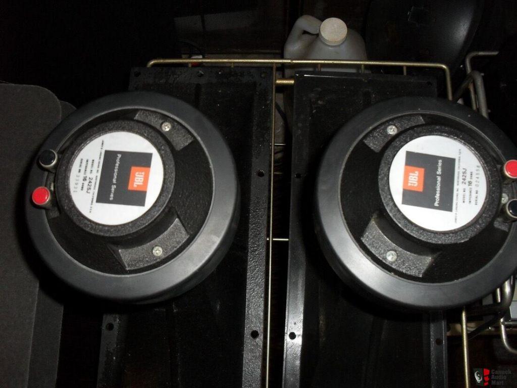 JBL  2425 Une paire de Compressions de qualité, 60 à 120 watts, Utilisé, Haut-parleurs Frontaux, Arrière ou Stéréo, Enlèvement ou Envoi