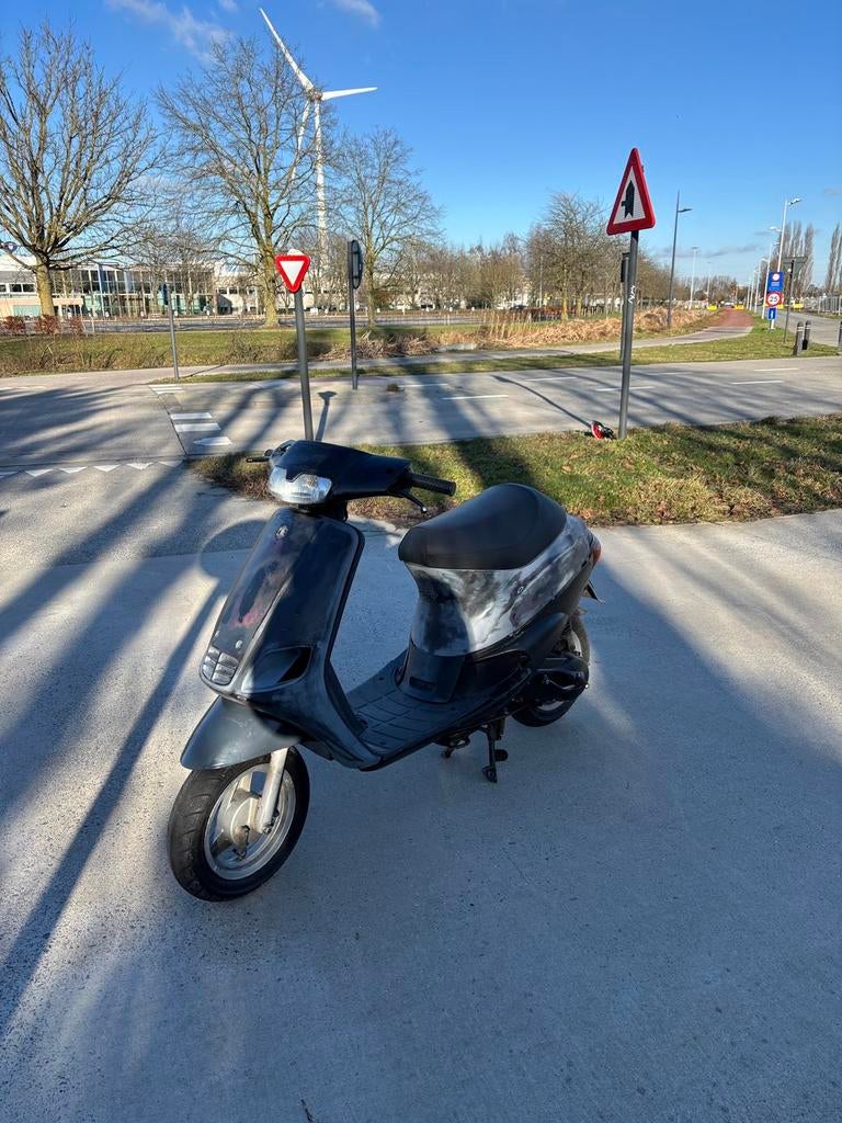 piaggio zip type 2, Fietsen en Brommers, Brommeronderdelen | Scooters, Ophalen, Zo goed als nieuw