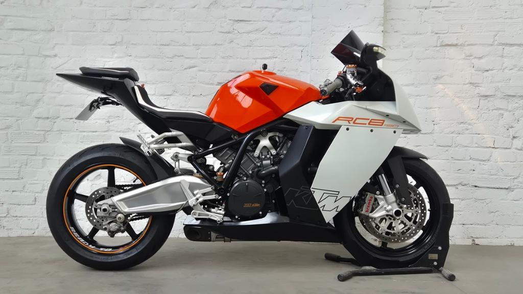 KTM RC8 @motomobilia, 2 cilinders, Sportuitlaat, Motorrijbewijs A, Bedrijf
