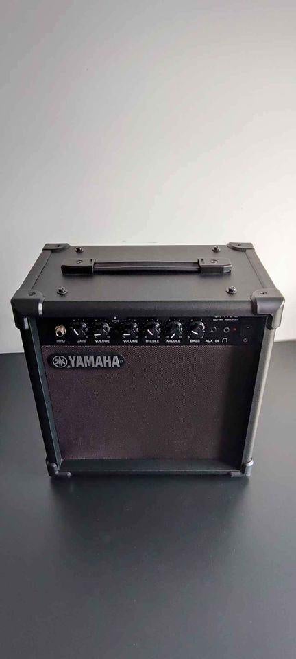 YAMAHA GA15II gitaarversterker, Audio, Tv en Foto, Versterkers en Ontvangers, Ophalen, Overige systemen, Yamaha, Zo goed als nieuw
