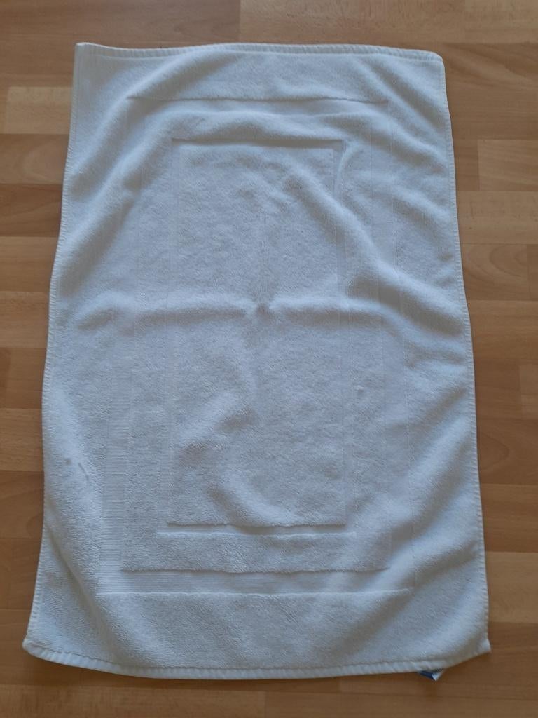 tapis de douche, Maison & Meubles, Ameublement | Revêtements de sol, Enlèvement ou Envoi, Comme neuf, Moins de 10 m², Tapis