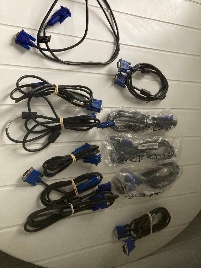 LOT Cable VGA / Alimentation, Informatique & Logiciels, Enlèvement