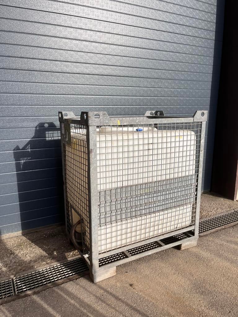 Ibc opslagtank in stapel kooi, Bricolage & Construction, Enlèvement