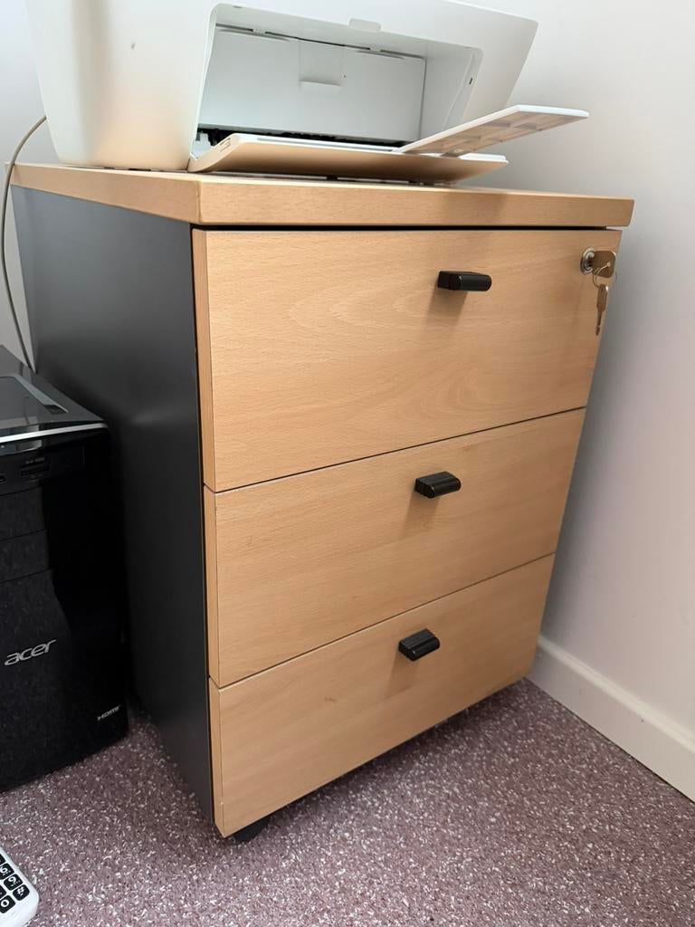 Bureaukastje, Ophalen, Zo goed als nieuw