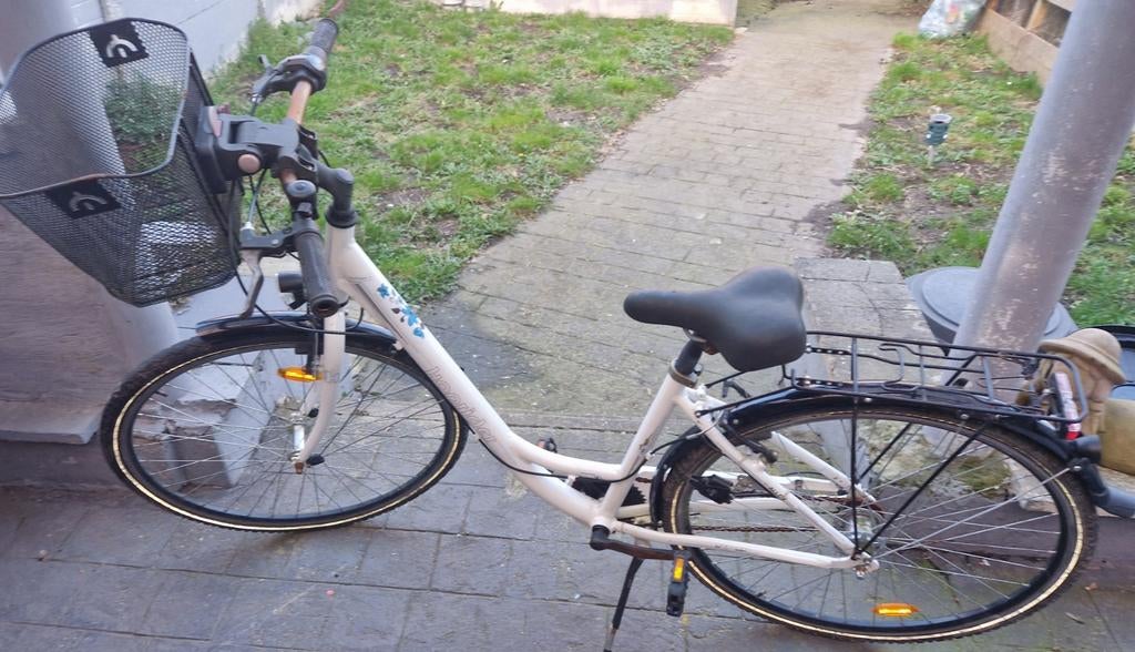 Je vends un très beau vélo de ville, Gebruikt, Mandje, 0 zitjes, Ophalen