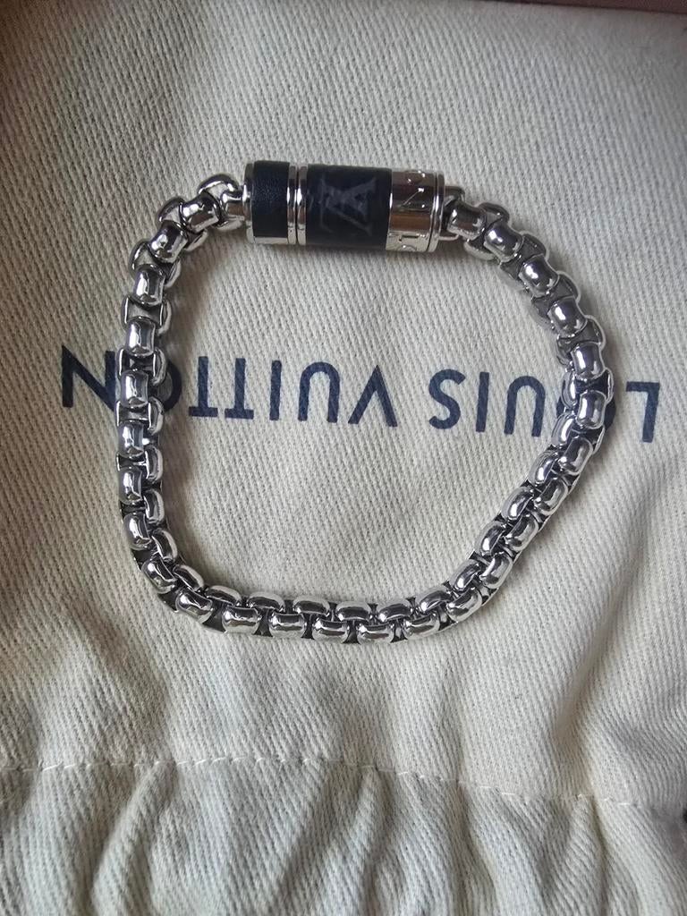 Bracelet Louis Vuitton pour homme Nouveau, Bijoux, Sacs & Beauté, Bracelets, Enlèvement ou Envoi, Neuf, Argent