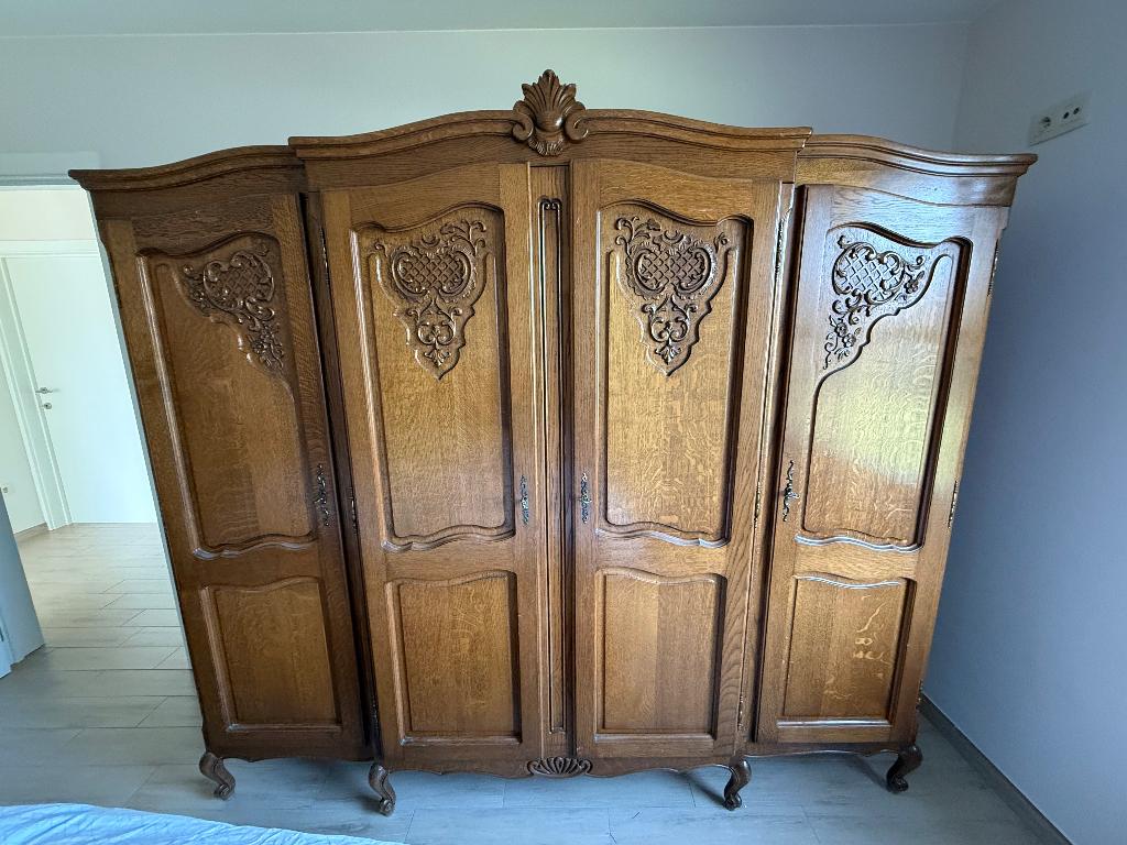 Massief eiken kledingkast – 4 deuren – veel opbergruimte, Huis en Inrichting, Kasten | Kleerkasten, Ophalen, Met deur(en), Gebruikt