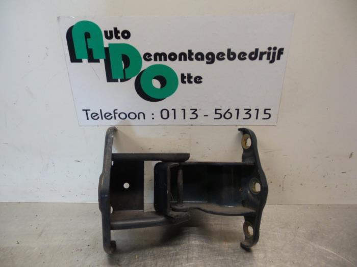 Scharnier deur rechts-achter van een Renault Trafic (Trafic, Auto-onderdelen, Gebruikt, -, Renault, -