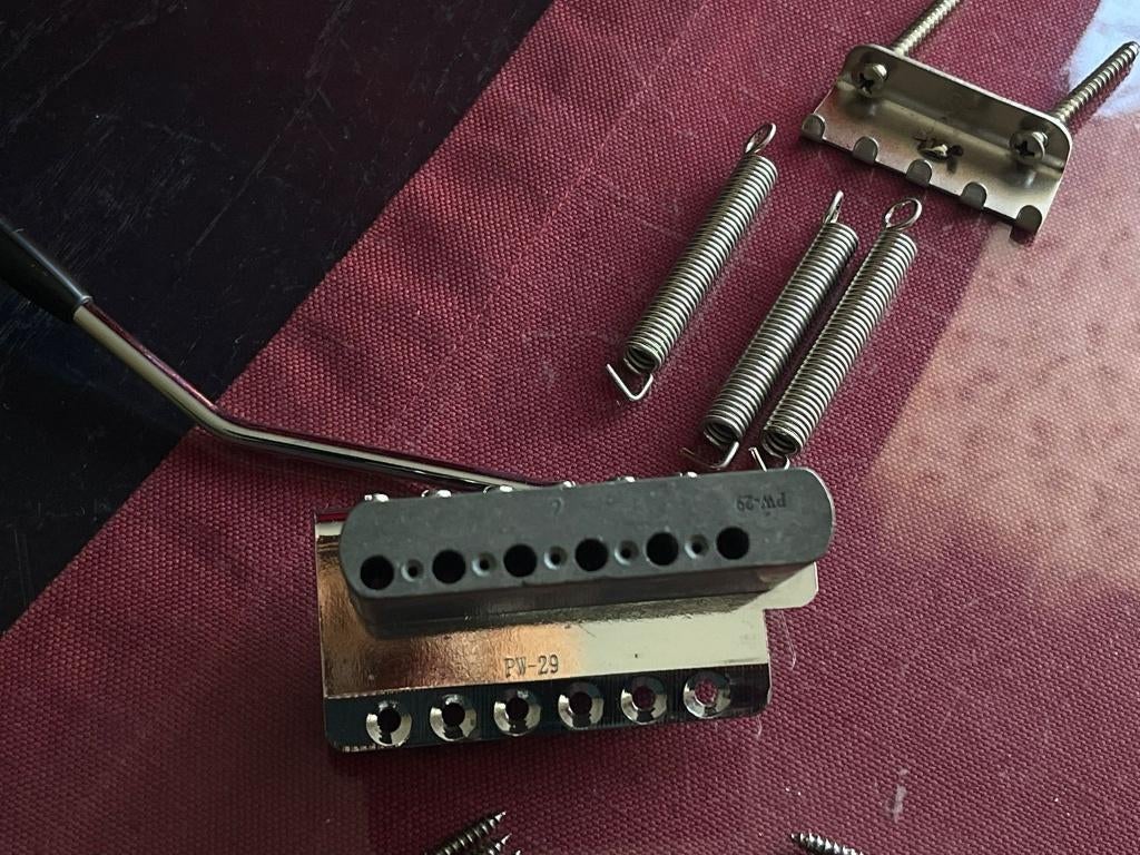 Origineel Fender Vintage-Style Strat Tremolo, Ophalen of Verzenden, Gebruikt