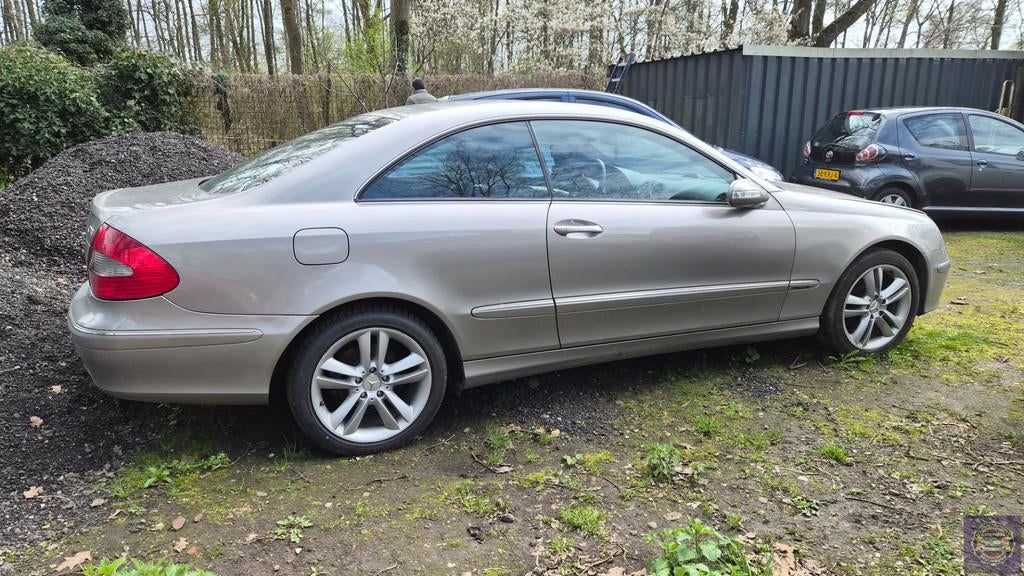 Mercedes CLK de 2005 vendre, pi ces d tach es ou compl te, 1, Mercedes-Benz AG, Mercedes-Benz, Utilisé, Mercedesstrasse 120
70372  Stuttgart, DE