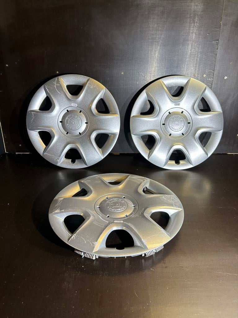 3 Skoda Fabia Roomster Scala Octavia 15" wieldop, Auto diversen, Wieldoppen, Ophalen of Verzenden, Gebruikt