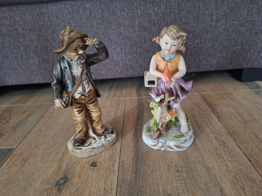 Porselein, 2 beeldjes man en vrouw, Antiek en Kunst, Ophalen of Verzenden