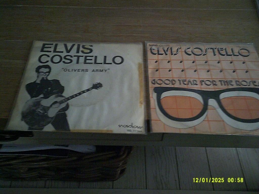 Elvis Costello- Olivers Army/ Good year for the roses., Ophalen of Verzenden, Zo goed als nieuw, Overige formaten, Poprock