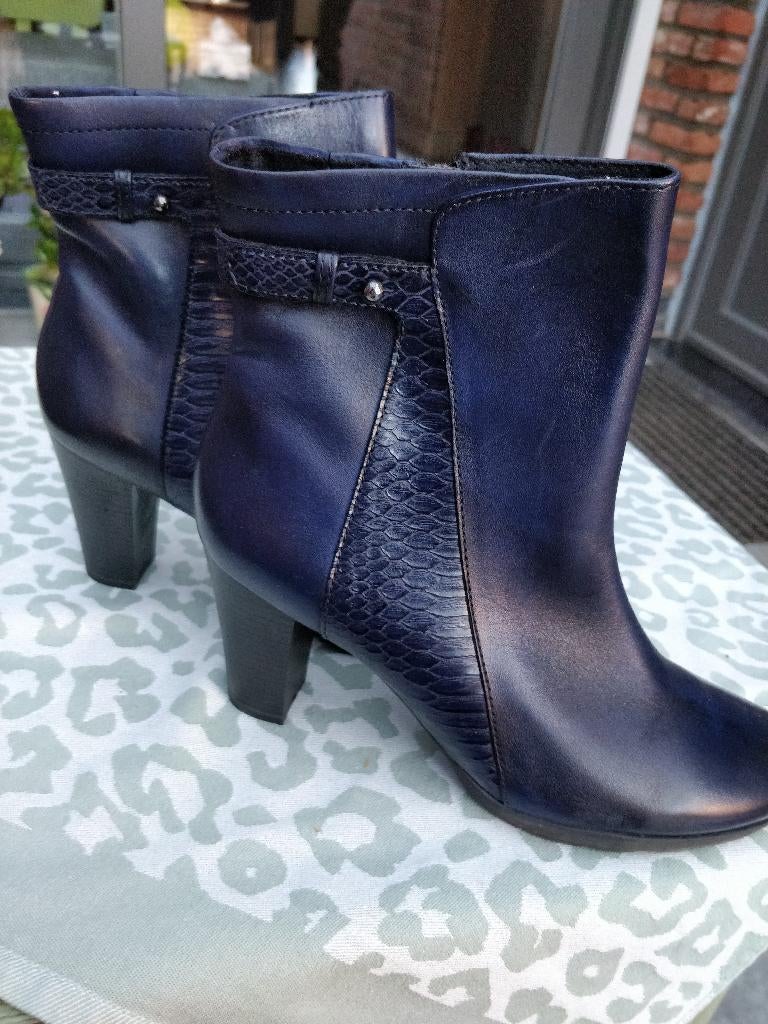 NIEUW leder laarsje blauw maat 38,5, Blauw, Lage of Enkellaarzen, Nieuw, Ophalen of Verzenden