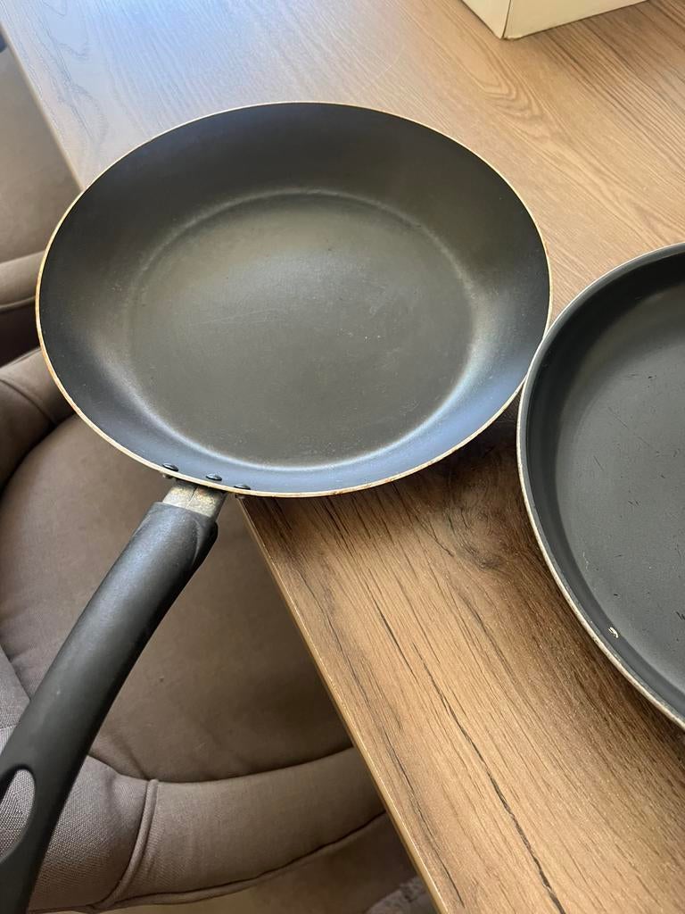 Set de poile une Tefal et les autre   Univetsel, Maison & Meubles, Cuisine | Casseroles & Poêles, Enlèvement ou Envoi, Utilisé