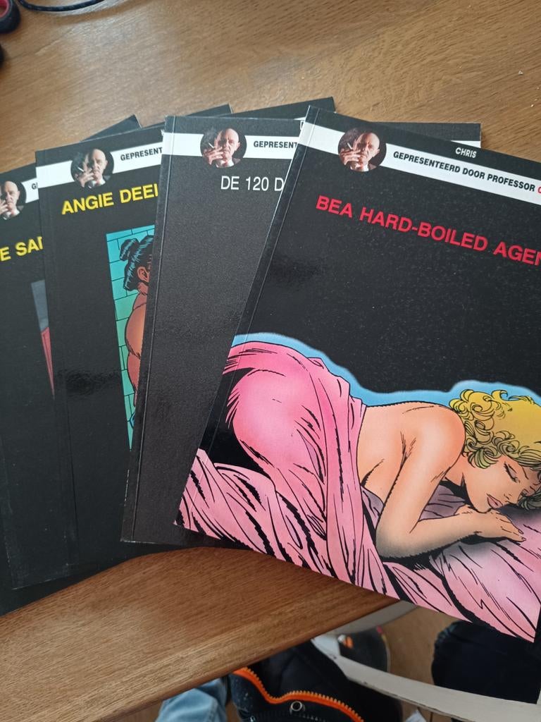 Erotisch getinte strips, Boeken, Stripverhalen, Meerdere stripboeken, Ophalen of Verzenden, Zo goed als nieuw