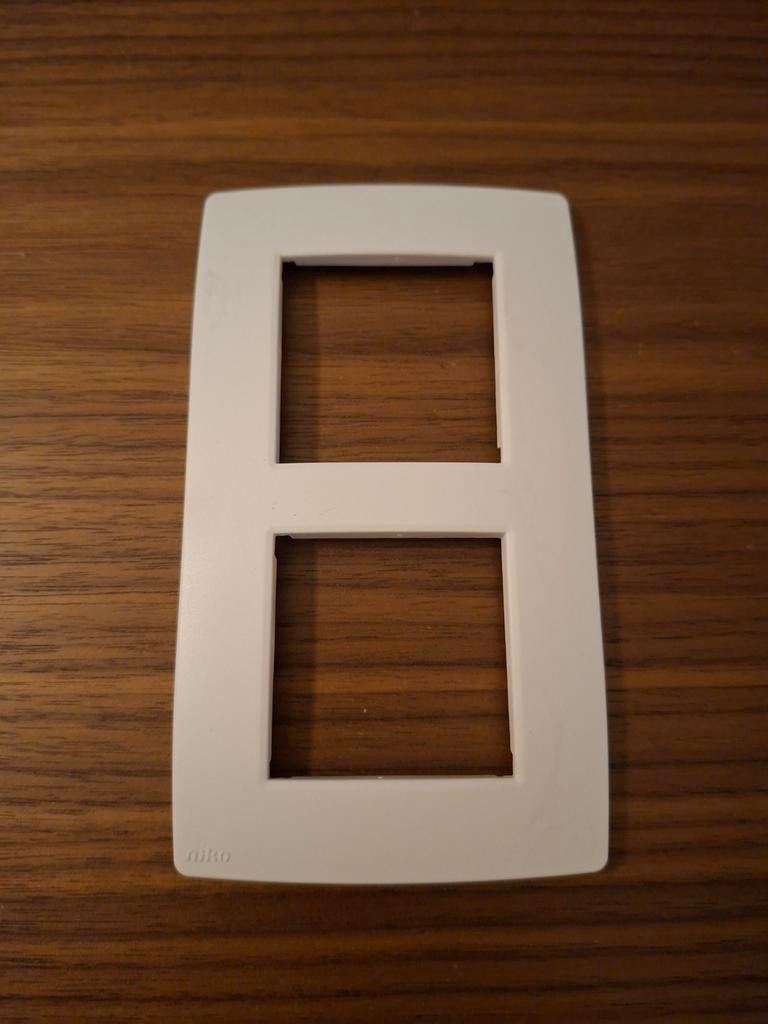 64x Niko afdekplaat tweevoudig verticaal Original White, Enlèvement, Neuf