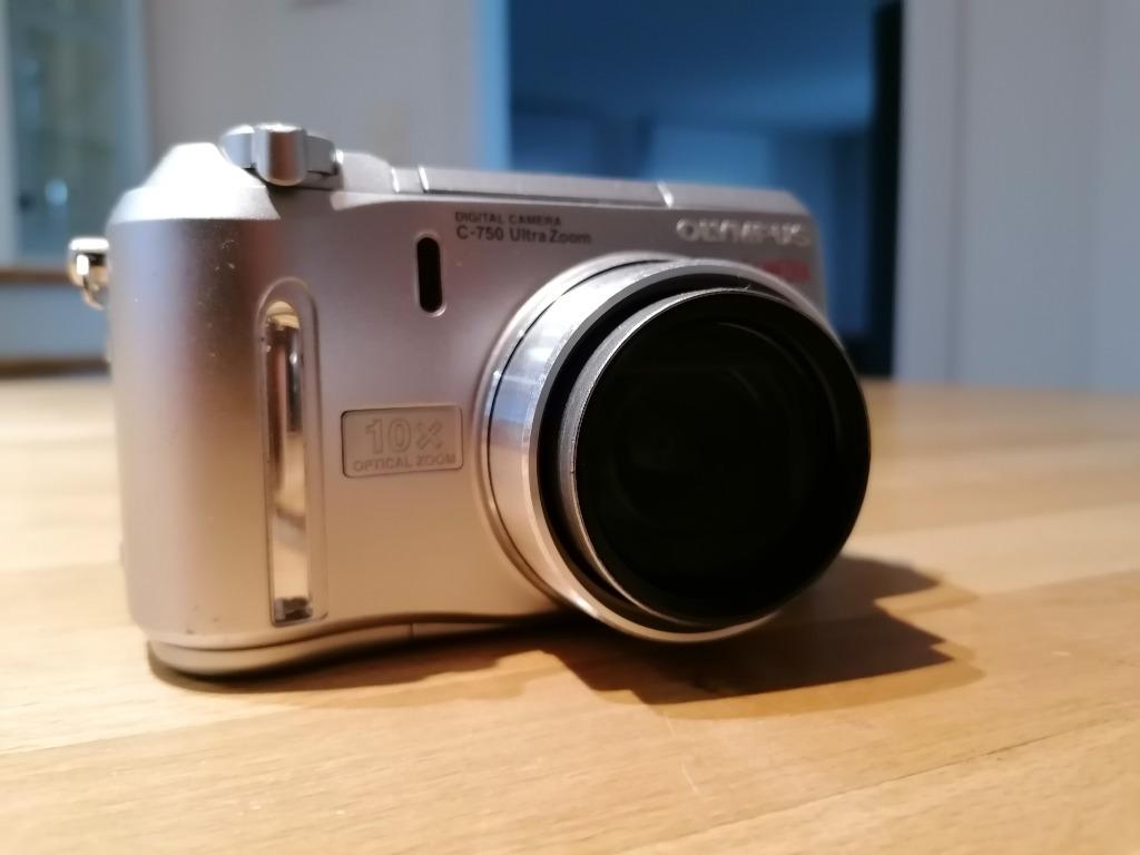 Olympus Camedia 750 Ultra zoom, TV, Hi-fi & Vidéo, Appareils photo numériques, 4 Mégapixel, 4 à 7 fois, Compact, Utilisé