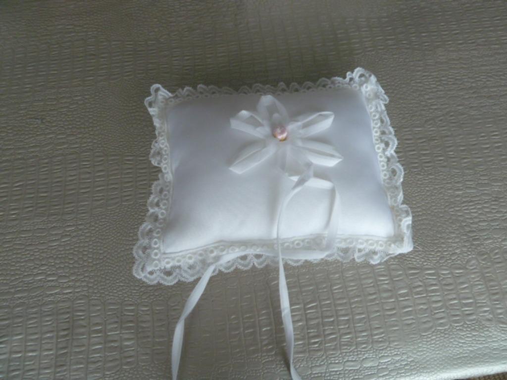 Petit coussin blanc porte - alliances pour mariage, Autre, Comme neuf, Enlèvement, Accessoires