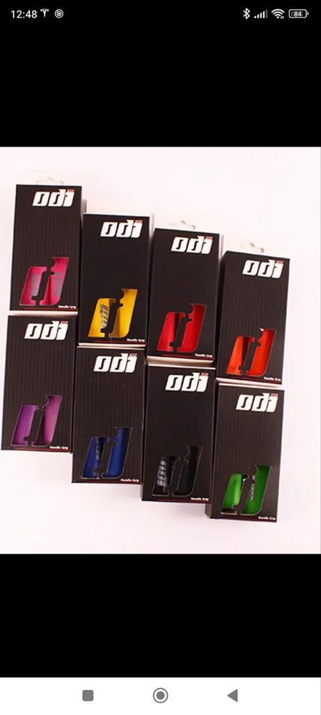 Poignée odi une bleue et une noir 10eur la paires, Vélos & Vélomoteurs, Enlèvement ou Envoi, Comme neuf