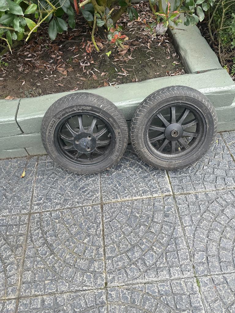 Scootervelgen en banden 12 duim, Ophalen, Gebruikt